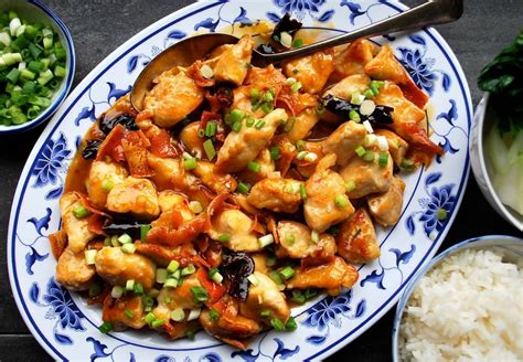  ¡Pollo de Guang'an con Salsa Picante: Una Sinfonía de Sabores que Despierta los Sentidos!