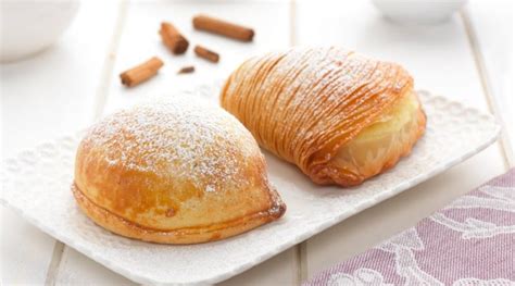  Sfogliatella: ¡Una explosión de sabor cremoso que se desliza en la boca como una suave nube!