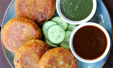  Aloo Tikki: ¿Un irresistible bocado frito que despierta los sentidos y te transporta a las calles de Chandigarh?