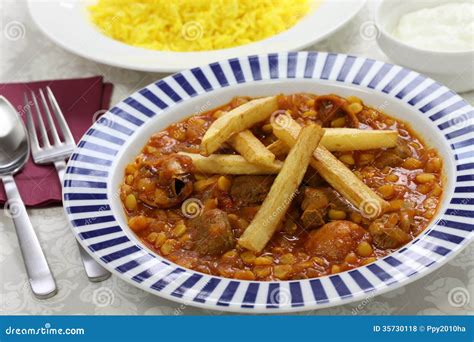  Gheimeh! Un guiso persa de cordero y ciruelas que te transportará a las calles de Mashhad